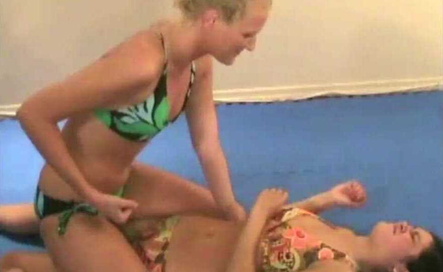 2007_021 AVA versus JASMINE “Belly Punch Battle 2”