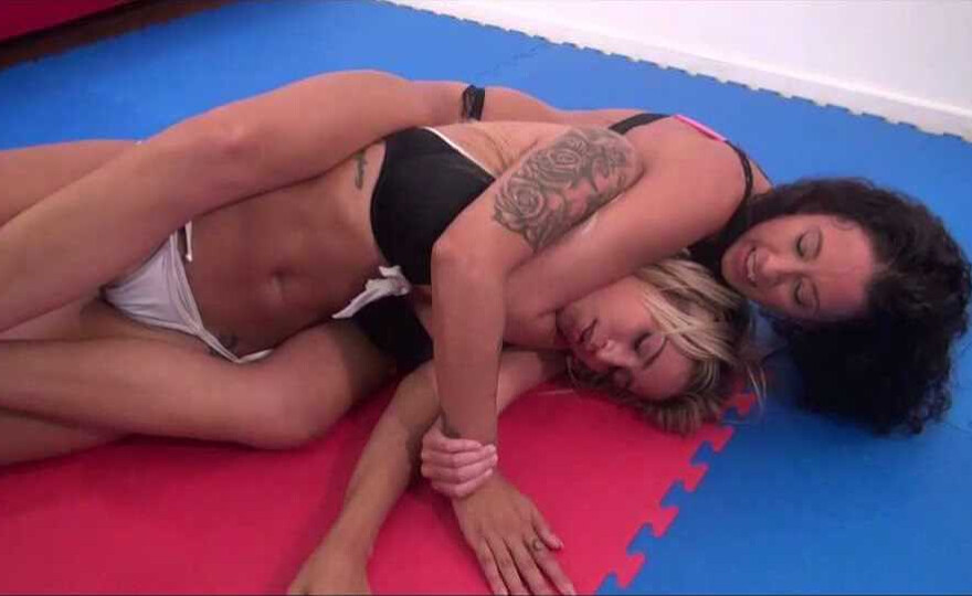 2013_117 BOBBI versus HEATHER “Thong Battle”