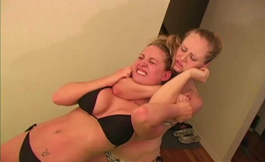 2010_057 KERI versus JENNY “Belly Punch Wrestling”