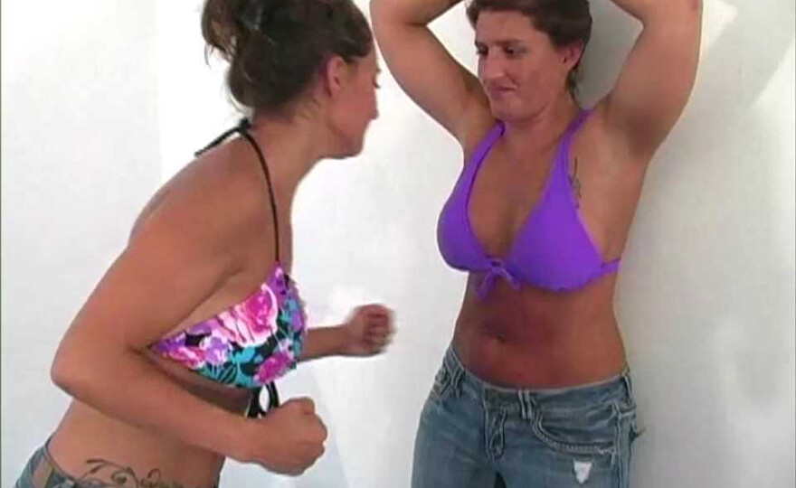 2011_097 JENN versus DANIELLE “Belly Punch Battle”