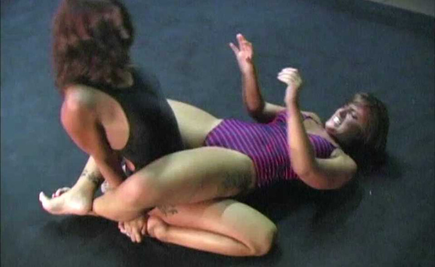 2011_099 JENN versus DANIELLE “Pro-Ring Pro-Style”